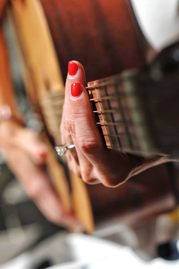 Les effets insoupçonnés de la musique sur notre appétit : une étude révèle le lien surprenant entre mélodie et satiété