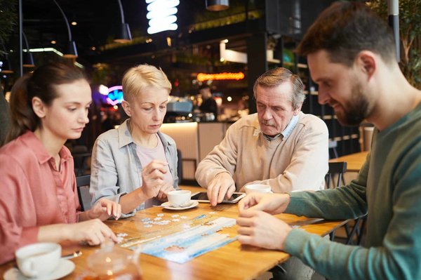 Jeux de société : Pourquoi les privilégier aux jeux vidéos ?