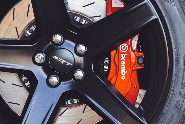 Quand je freine Il y a un bruit de ferraille ?