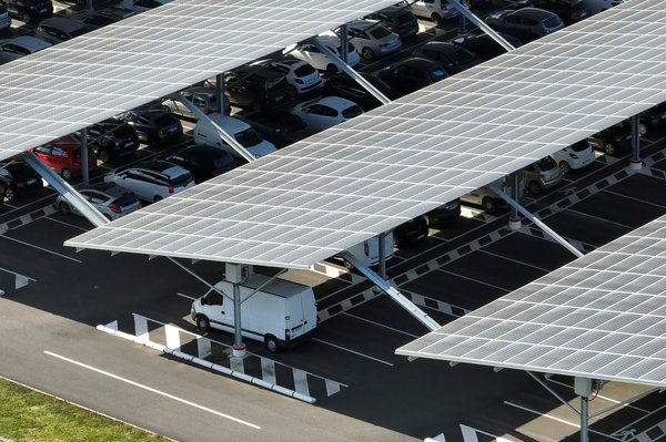 Carport solaire: les démarches administratives à connaitre