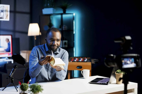 Quelle approche pour débuter dans la rédaction de critiques de spectacles sur un blog personnel?